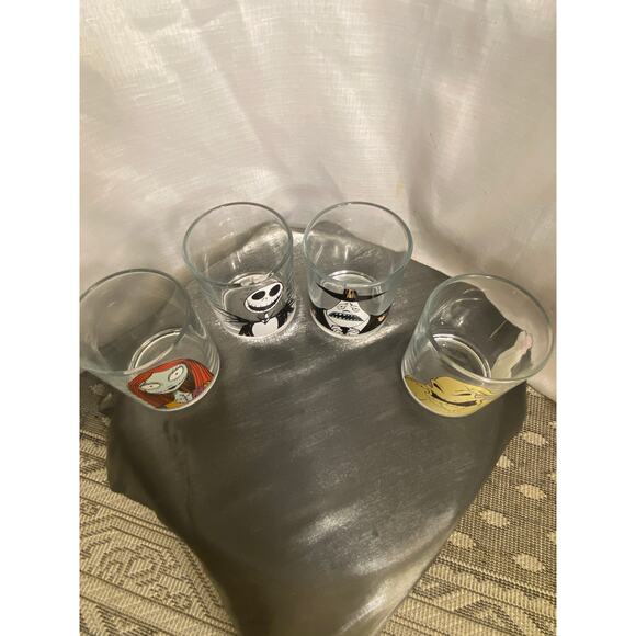 The Nightmare Before Christmas Set of 4 Character Drink Glasses 3.5 in EUC - Picture 5 of 14